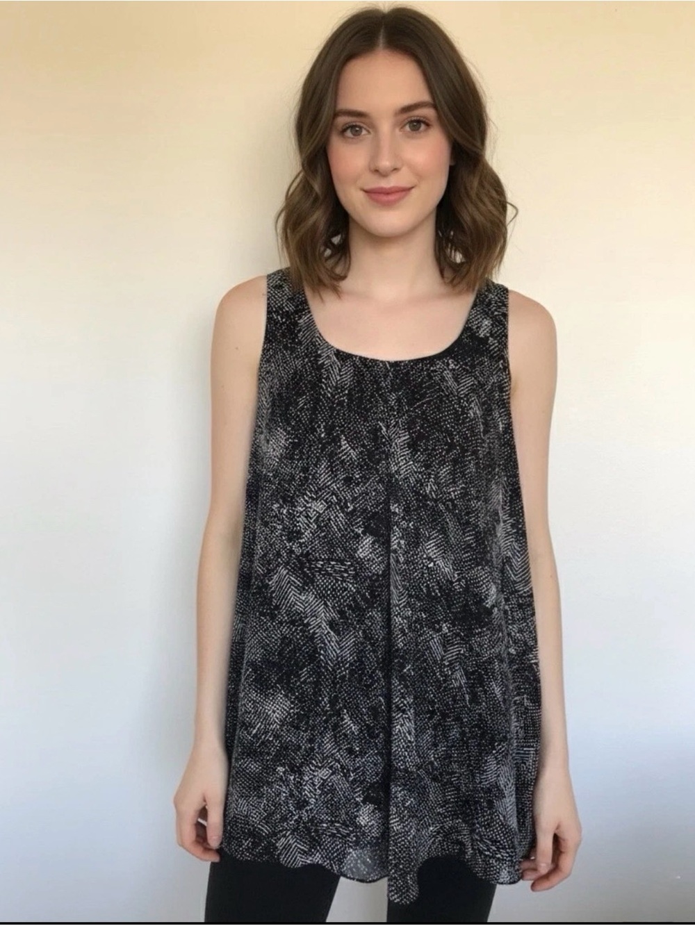 NEW DECREE Women's Sleeveless Tunic Top Size S Small Black White Casual Layered